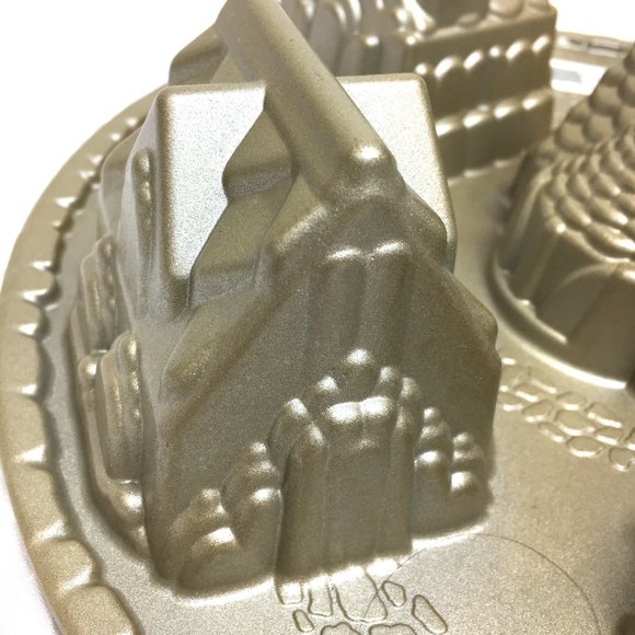 Snowy Village Williams Sonoma Nordic Wear Cakelet Pan NOS NWT - Picture 9 of 10